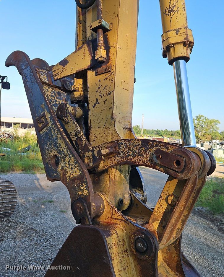 image for item DR8723 1989 Caterpillar  225B LC excavator