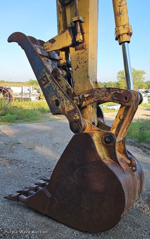 image for item DR8723 1989 Caterpillar  225B LC excavator