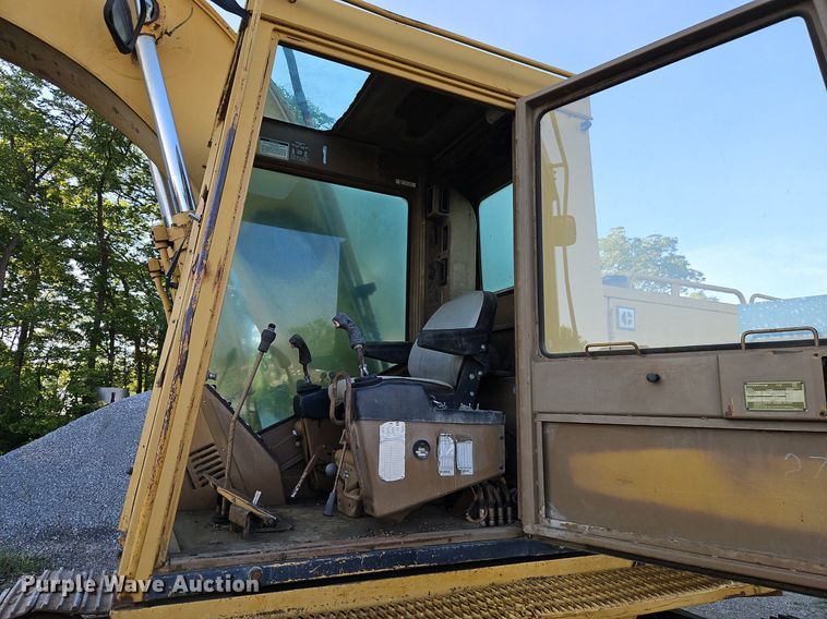 image for item DR8723 1989 Caterpillar  225B LC excavator