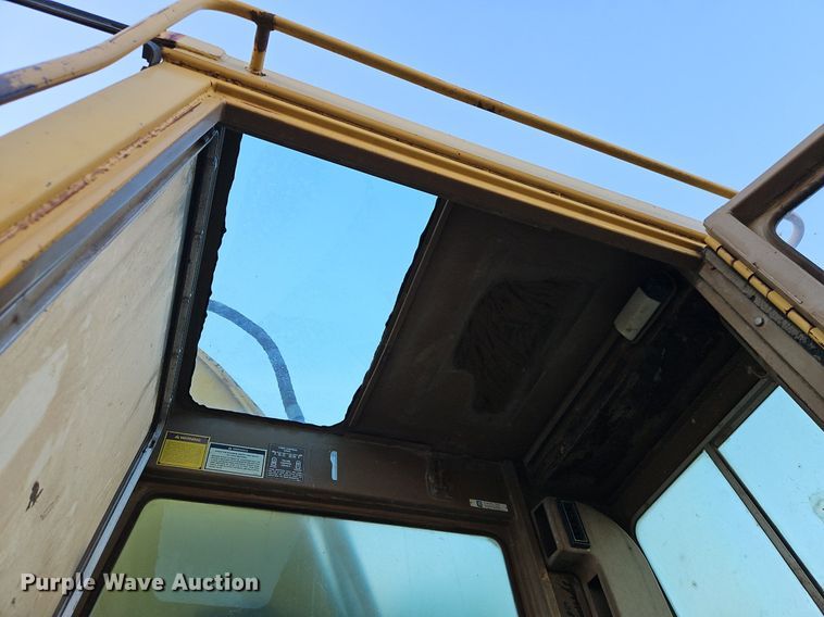 image for item DR8723 1989 Caterpillar  225B LC excavator