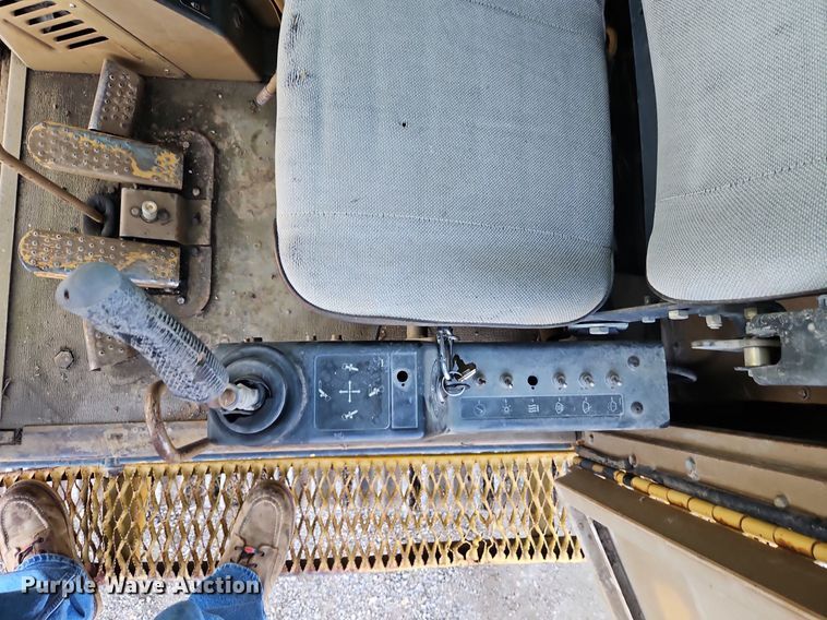 image for item DR8723 1989 Caterpillar  225B LC excavator