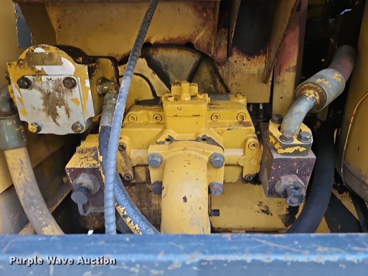 image for item DR8723 1989 Caterpillar  225B LC excavator