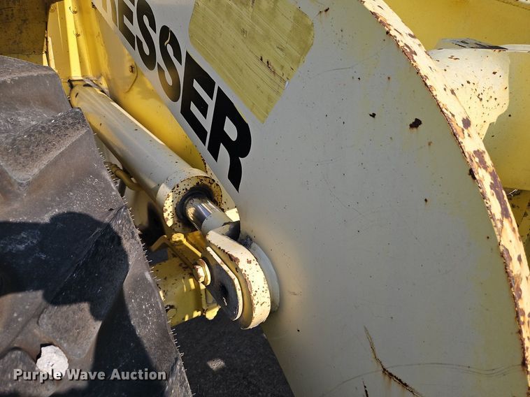 image for item DR8724 1994 Dresser 520CH wheel loader