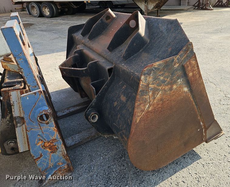 image for item DR8724 1994 Dresser 520CH wheel loader