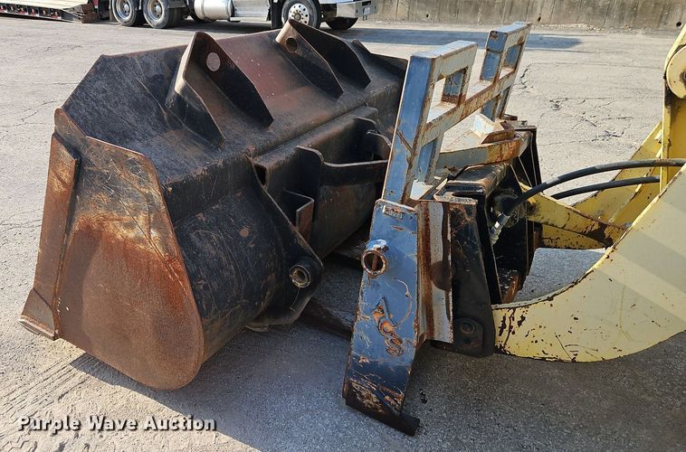 image for item DR8724 1994 Dresser 520CH wheel loader