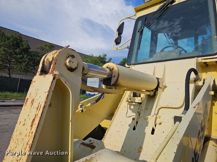 image for item DR8724 1994 Dresser 520CH wheel loader