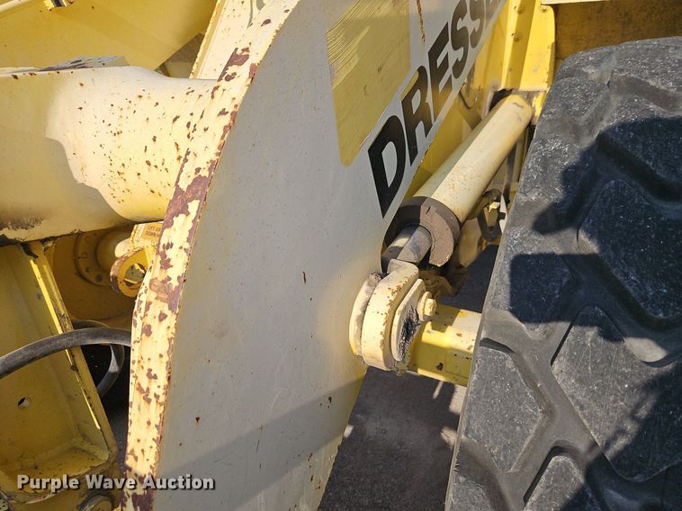 image for item DR8724 1994 Dresser 520CH wheel loader