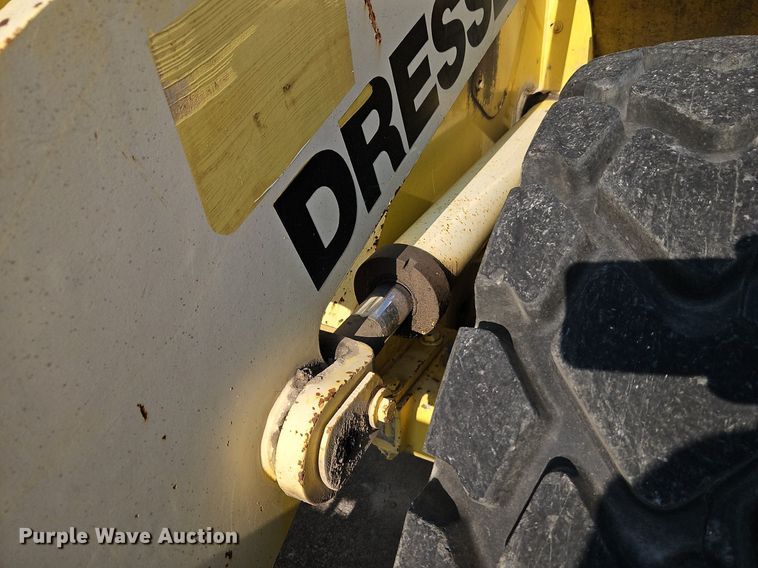 image for item DR8724 1994 Dresser 520CH wheel loader