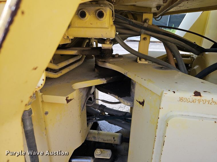 image for item DR8724 1994 Dresser 520CH wheel loader