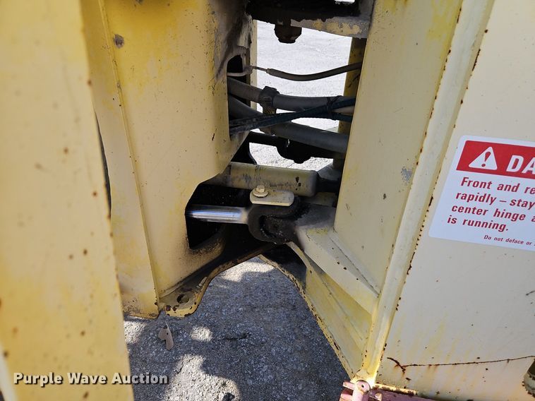 image for item DR8724 1994 Dresser 520CH wheel loader