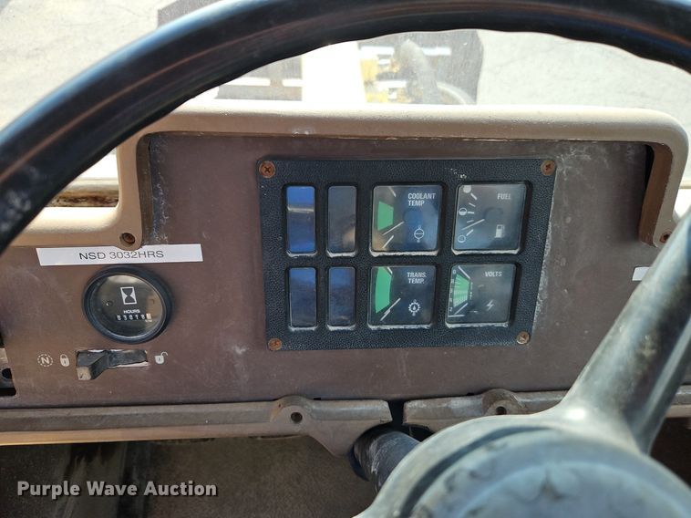 image for item DR8724 1994 Dresser 520CH wheel loader