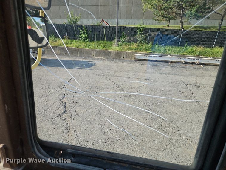 image for item DR8724 1994 Dresser 520CH wheel loader