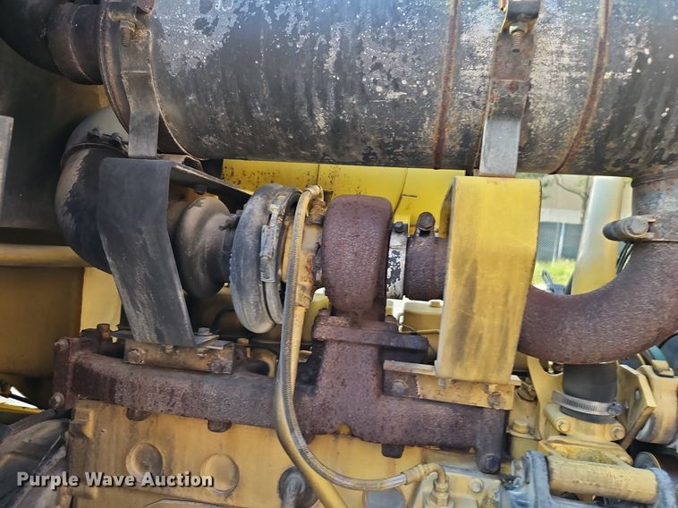 image for item DR8724 1994 Dresser 520CH wheel loader