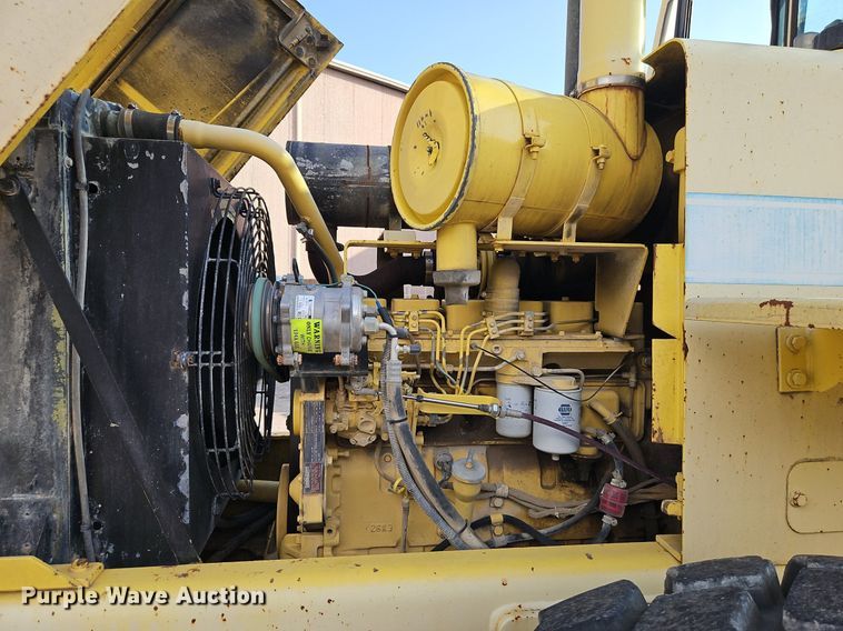 image for item DR8724 1994 Dresser 520CH wheel loader