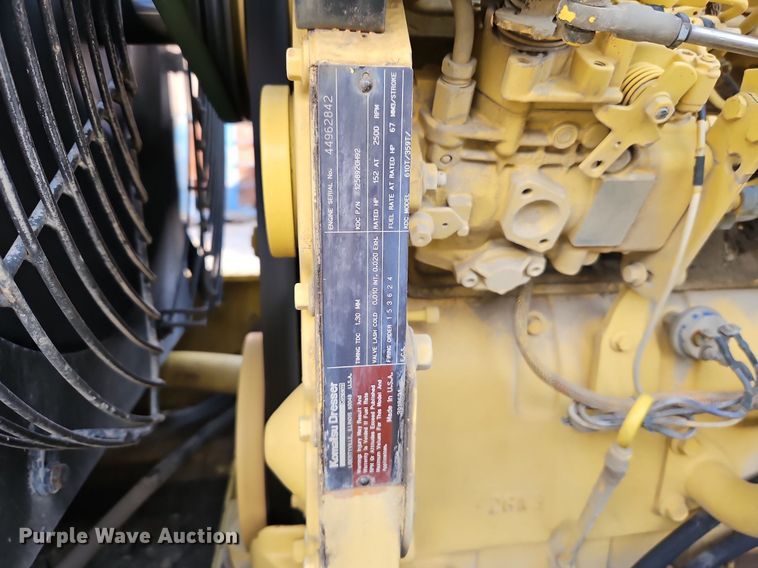 image for item DR8724 1994 Dresser 520CH wheel loader