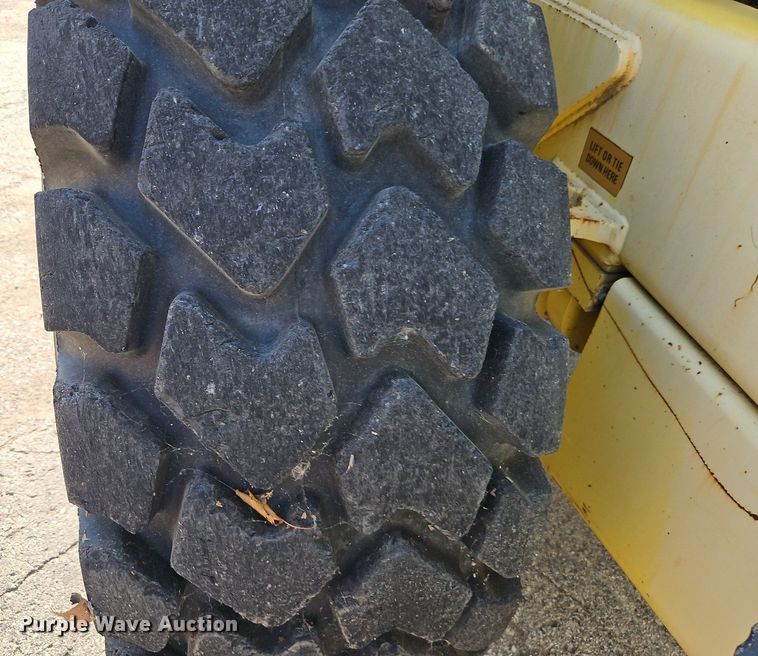 image for item DR8724 1994 Dresser 520CH wheel loader