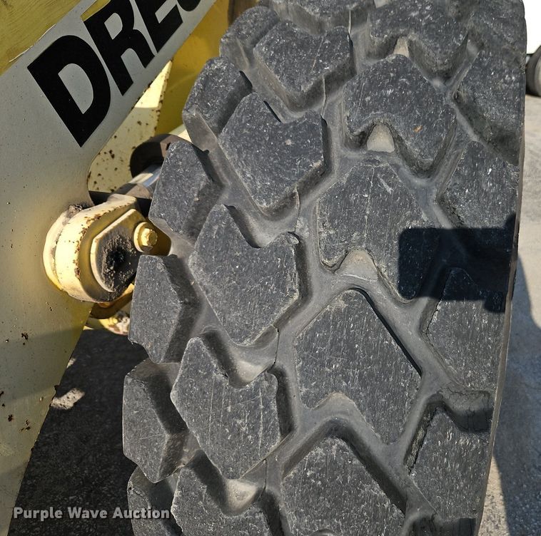 image for item DR8724 1994 Dresser 520CH wheel loader