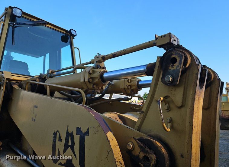 image for item DR8733 2000 Caterpillar  973 track loader