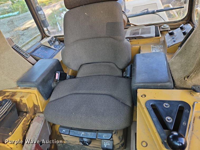 image for item DR8733 2000 Caterpillar  973 track loader