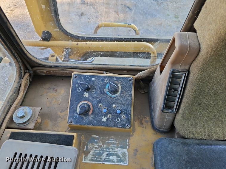 image for item DR8733 2000 Caterpillar  973 track loader