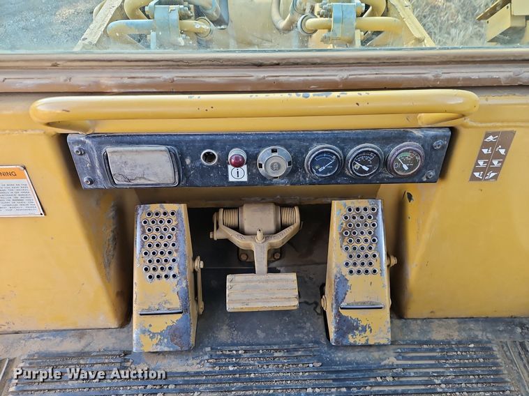 image for item DR8733 2000 Caterpillar  973 track loader