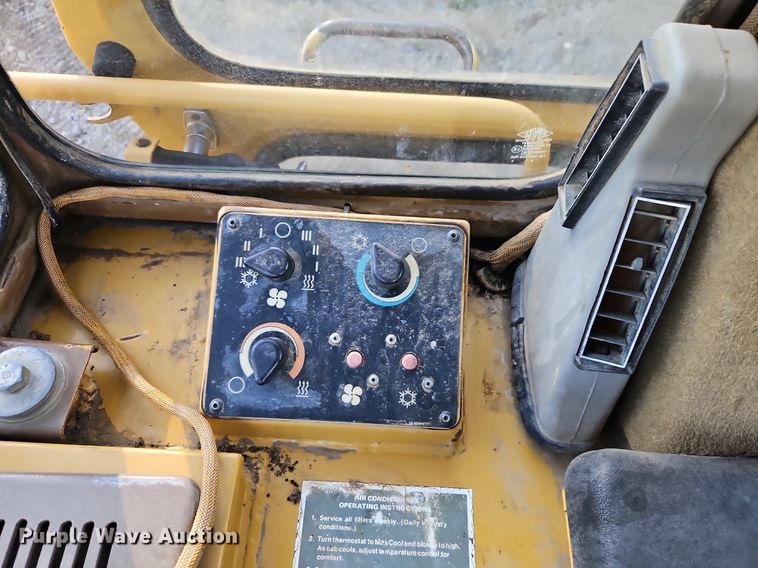 image for item DR8734 1997 Caterpillar  973 track loader
