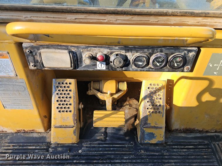 image for item DR8734 1997 Caterpillar  973 track loader