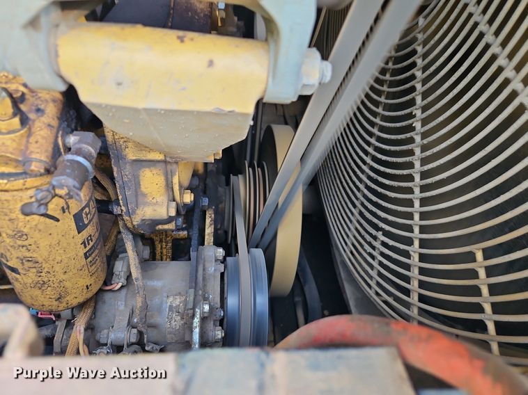 image for item DR8734 1997 Caterpillar  973 track loader