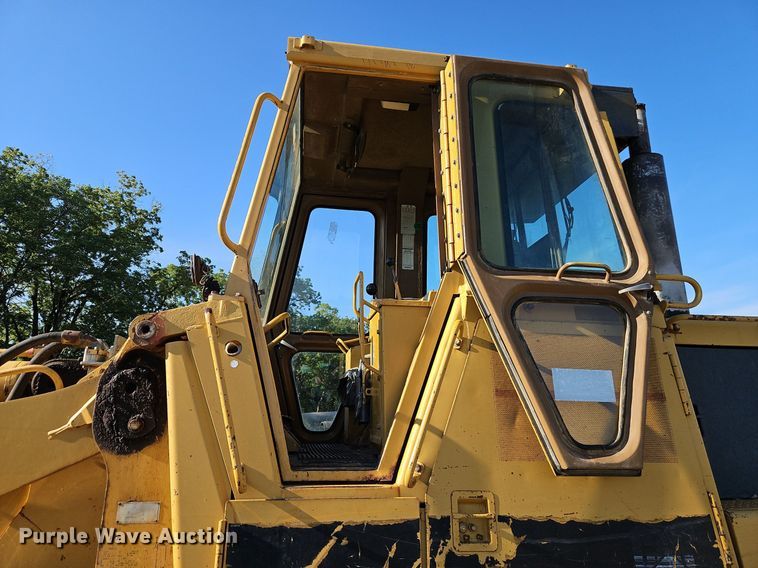 image for item DR8735 1994 Caterpillar  963 track loader