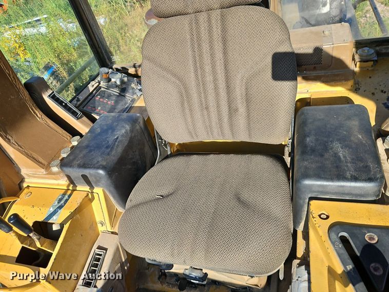 image for item DR8735 1994 Caterpillar  963 track loader