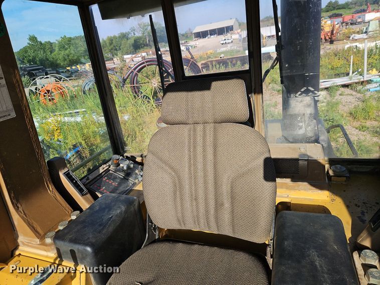 image for item DR8735 1994 Caterpillar  963 track loader