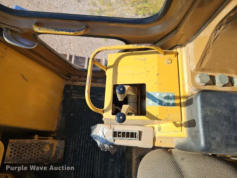 image for item DR8735 1994 Caterpillar  963 track loader