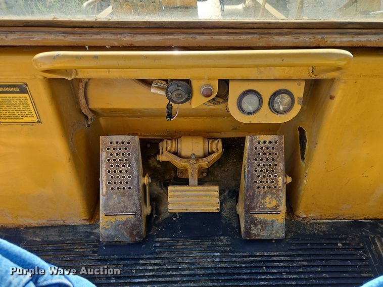 image for item DR8735 1994 Caterpillar  963 track loader