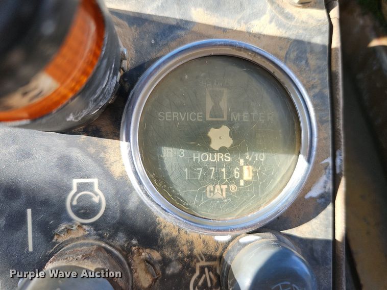 image for item DR8735 1994 Caterpillar  963 track loader