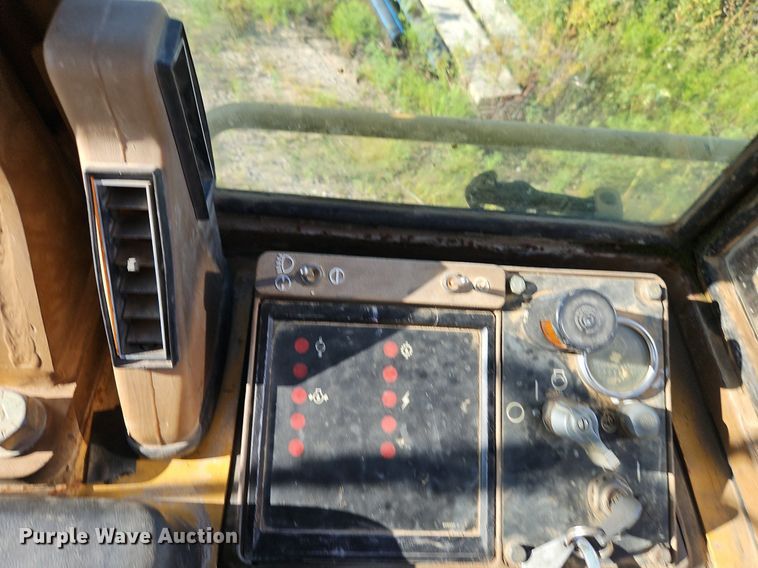 image for item DR8735 1994 Caterpillar  963 track loader