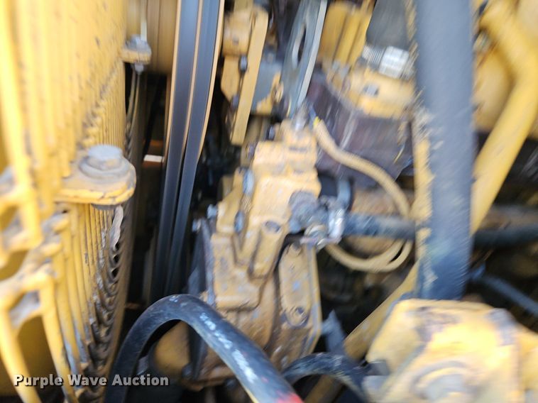 image for item DR8735 1994 Caterpillar  963 track loader