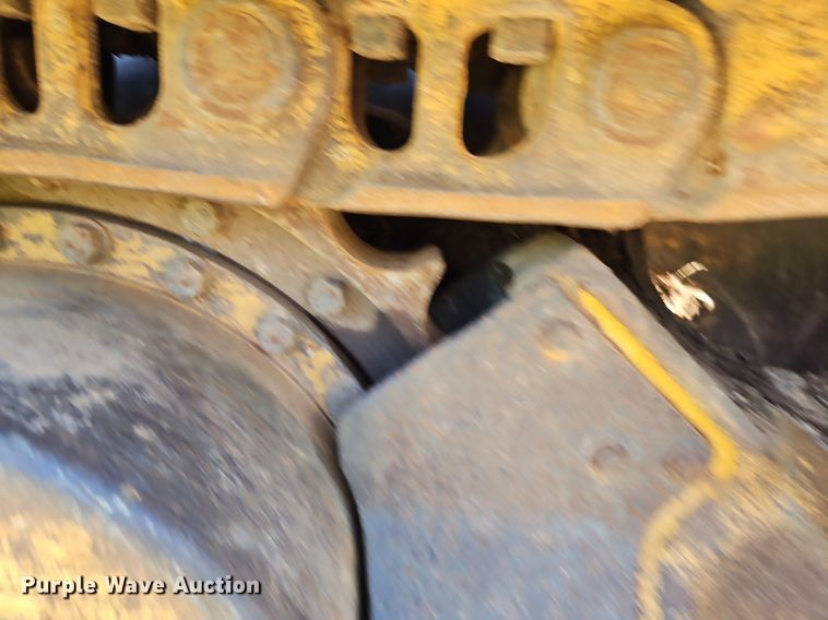 image for item DR8735 1994 Caterpillar  963 track loader