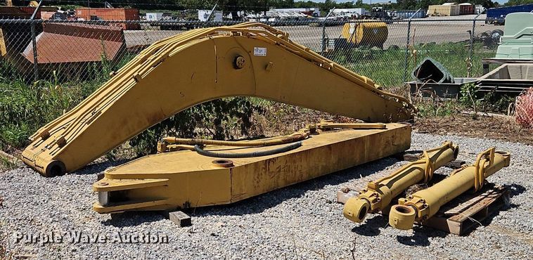 image for item DR8739 Caterpillar 322 boom
