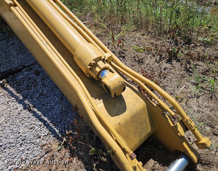 image for item DR8739 Caterpillar 322 boom
