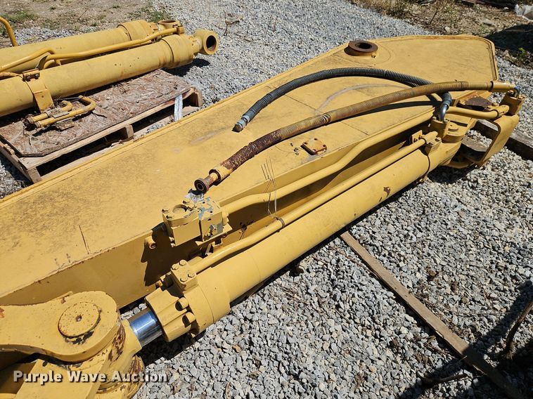image for item DR8739 Caterpillar 322 boom