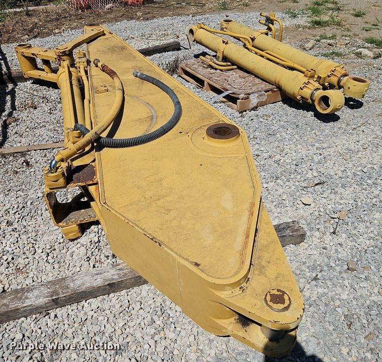 image for item DR8739 Caterpillar 322 boom
