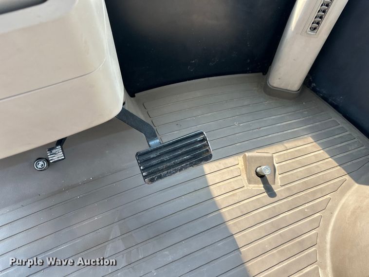 image for item DS4200 2016 John Deere 9570 RX  Scraper Special 4WD tractor