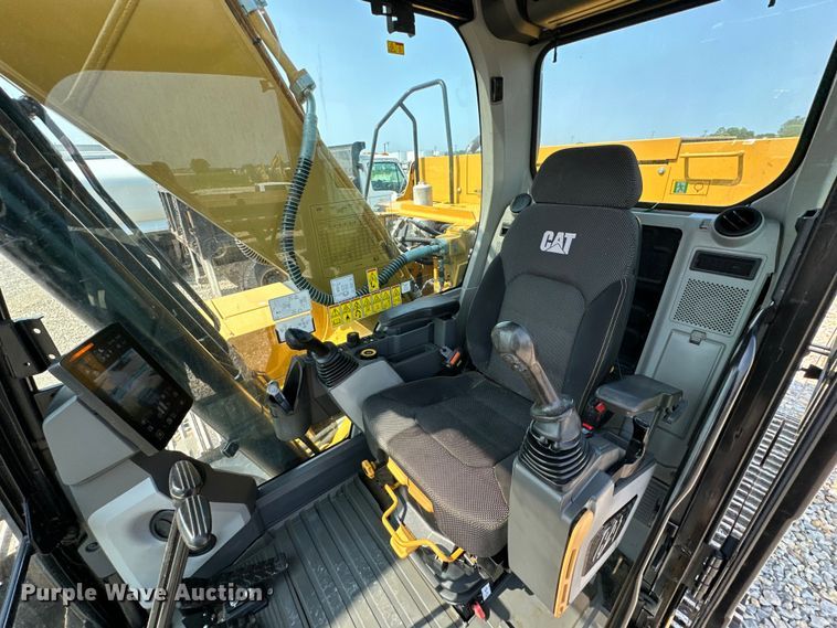 image for item DS4201 2019 Caterpillar  323 excavator