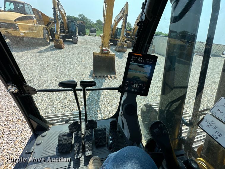 image for item DS4201 2019 Caterpillar  323 excavator