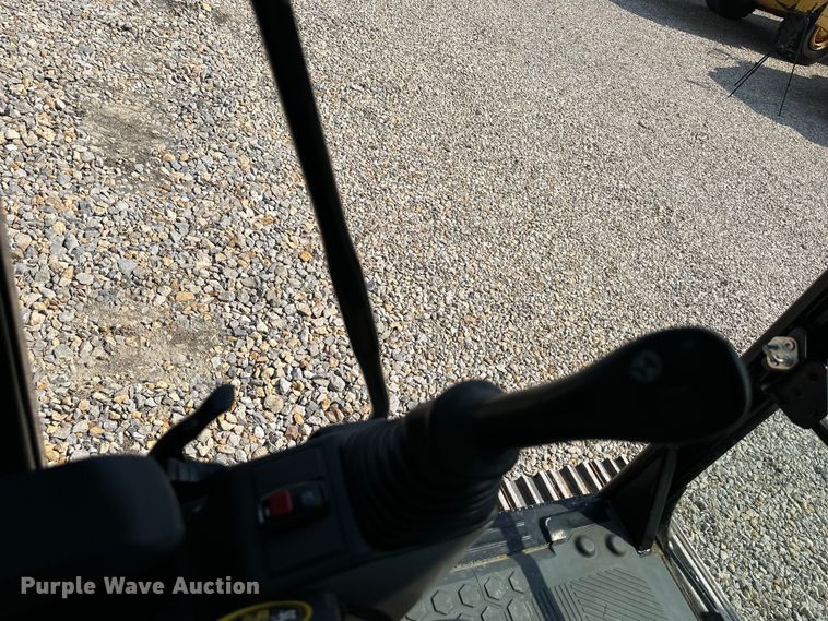 image for item DS4201 2019 Caterpillar  323 excavator