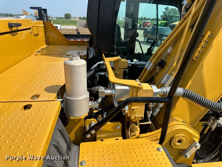 image for item DS4201 2019 Caterpillar  323 excavator