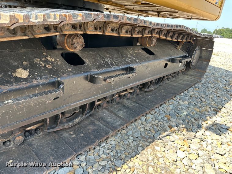 image for item DS4201 2019 Caterpillar  323 excavator