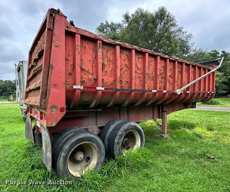 image for item DS4206 1986 Fruehauf end dump trailer