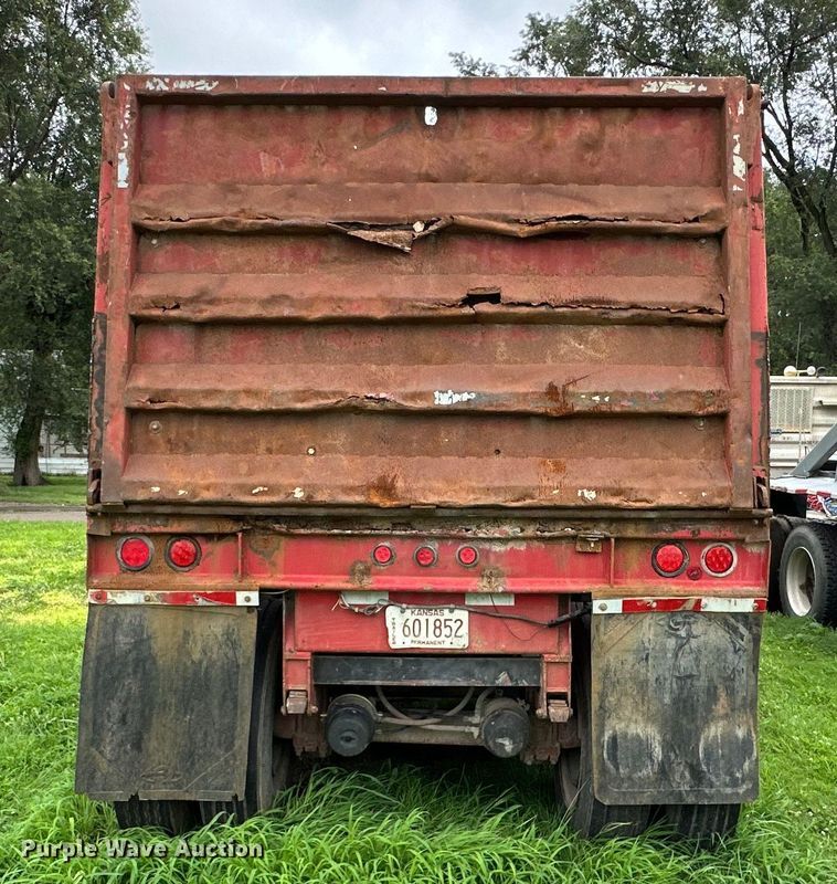 image for item DS4206 1986 Fruehauf end dump trailer
