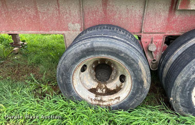 image for item DS4206 1986 Fruehauf end dump trailer